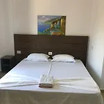 Mona's Pensjonat 3*