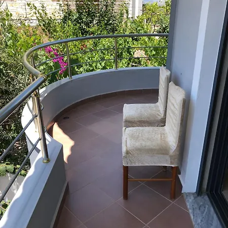 Mona's Sarandë