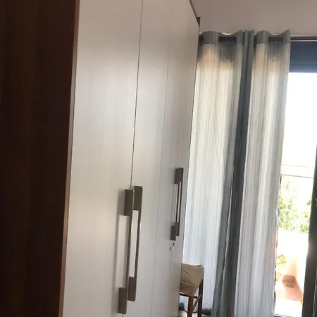 Mona's Sarandë