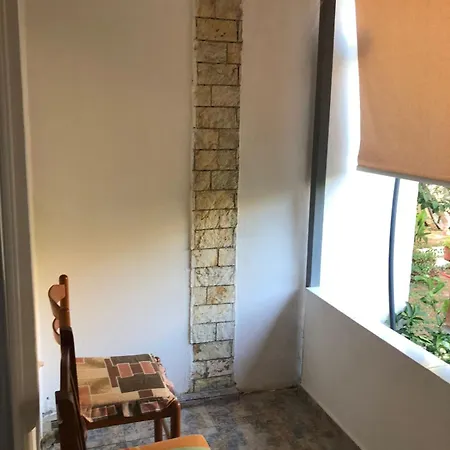 Mona's 3* Sarandë