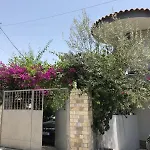 Mona's Sarande