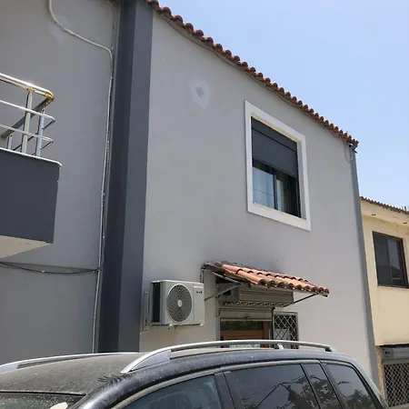 Mona's Guest house
