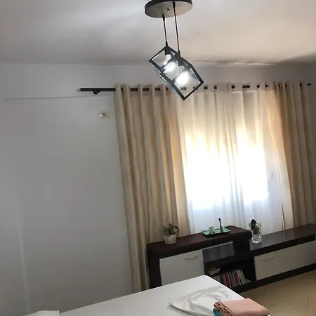 Mona's Guest house Sarande