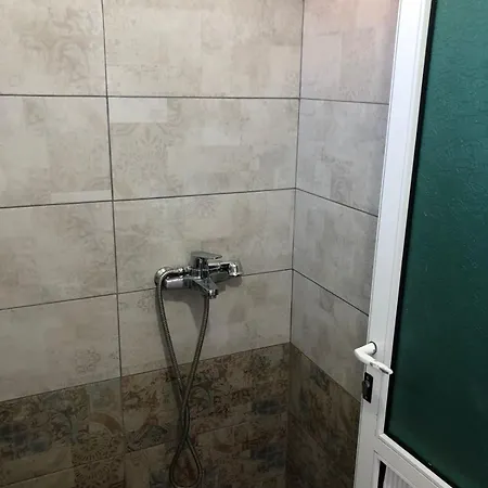 Mona's Guest house Sarande