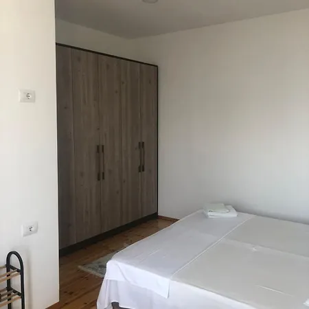 Guest house Mona's Sarande