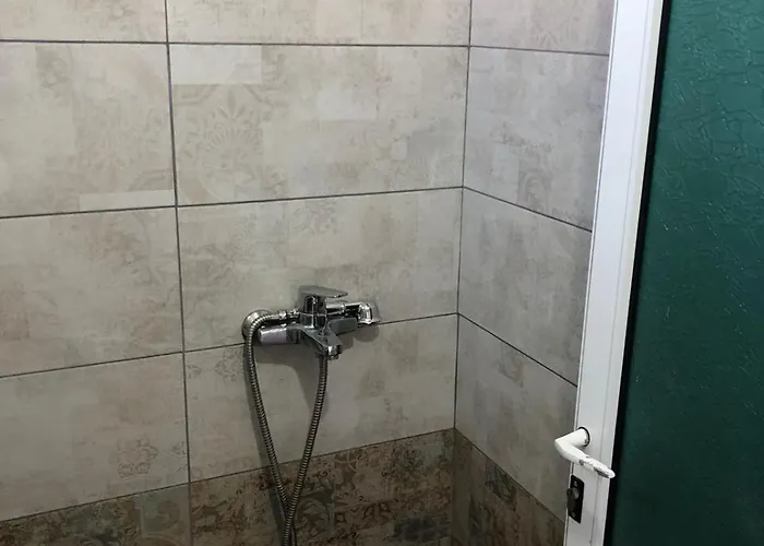 Mona's Gasthuis Sarandë