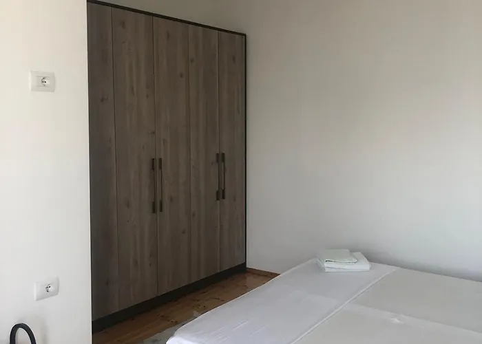 Gasthuis Mona's Sarandë